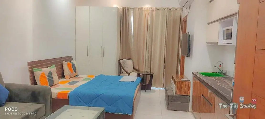 NE-1st time in Noida Stay In mall