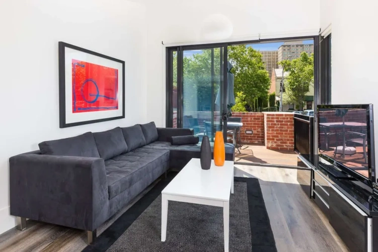 3 Bedrooms Apartment
