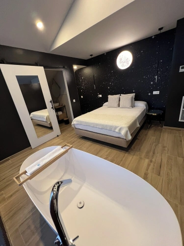 1 Bedroom Deluxe Suite with mountain view