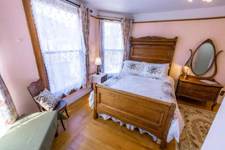 1899 Inn