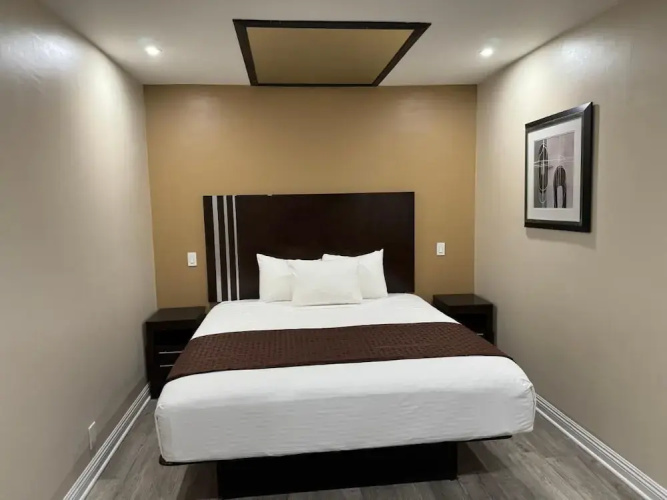 Avenue Motel