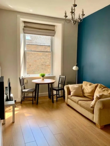 Modern 2 Bedroom City Centre Flat