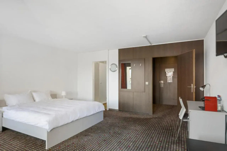 Neuchatel City Hotel