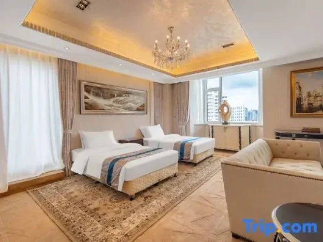 Deluxe Family Suite with sea view