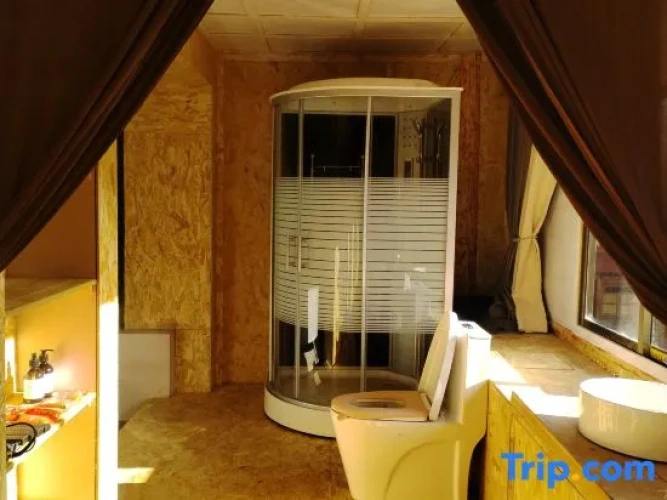 2 Bedrooms Suite with balcony