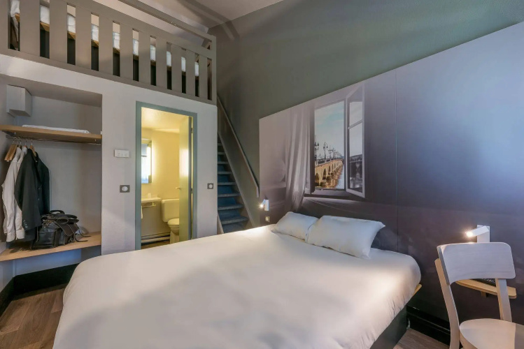 B&B HOTEL Grenoble Université 1
