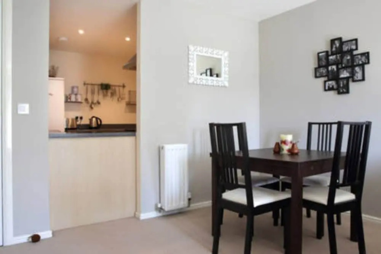 2 Bedroom Flat In Bonnington