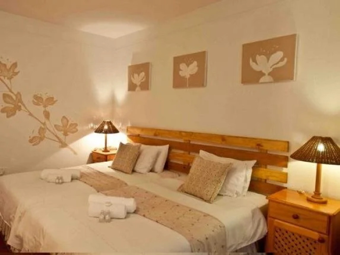 Woodpecker Inn