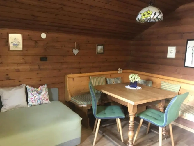 3 Bedrooms Apartment