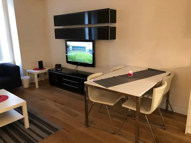 Seymour Place Apartment
