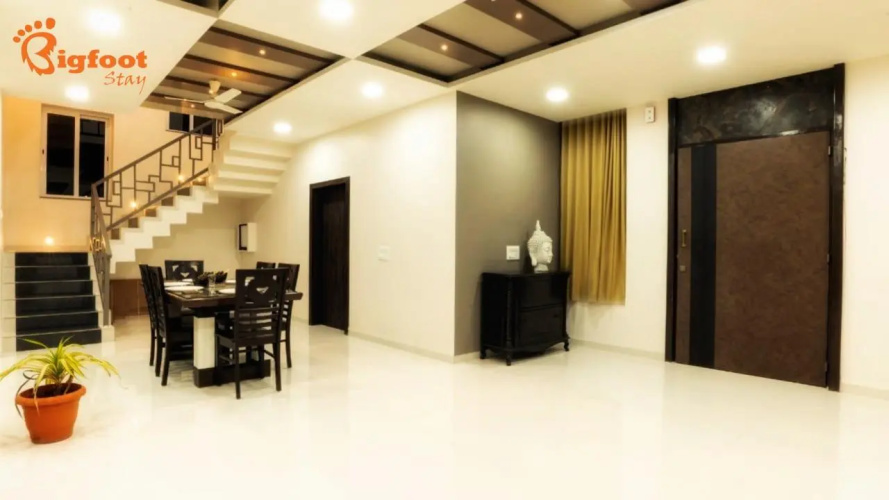 Paras Villa