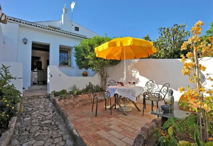 2 Bedrooms Cottage