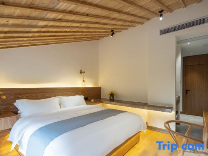 Standard Double room with river view