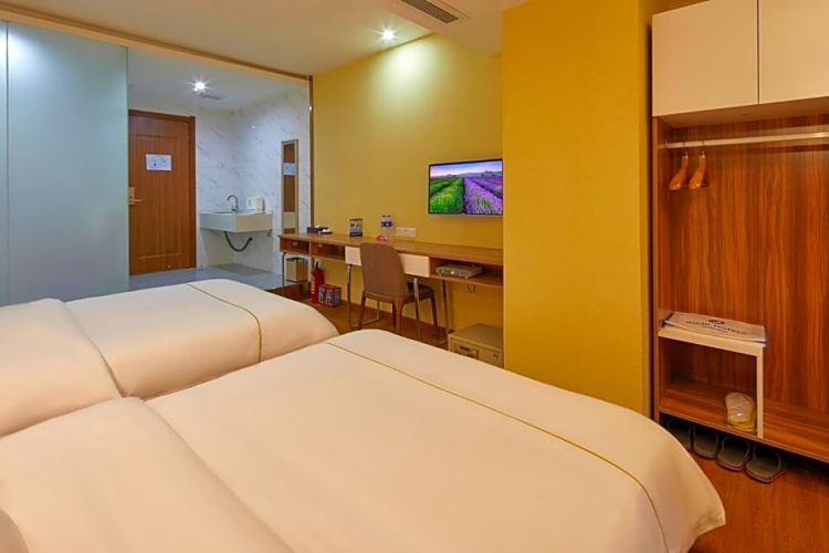 Deluxe Quadruple room