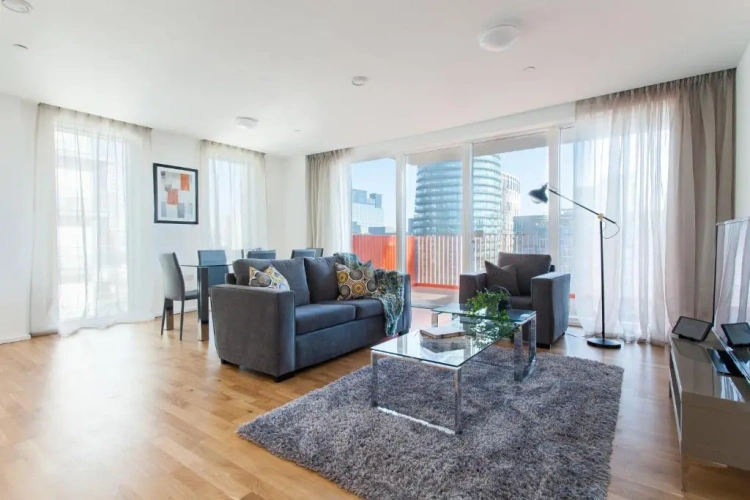 3 Bedrooms Apartment