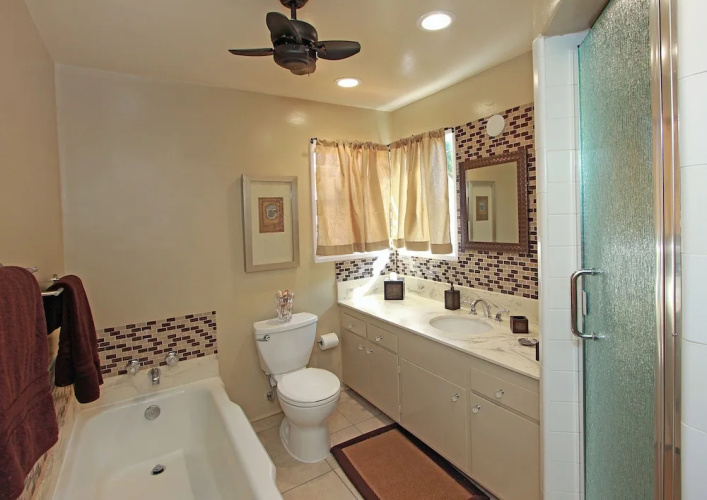 3909 Marcus Ave Shie1 4 Bedroom Duplex