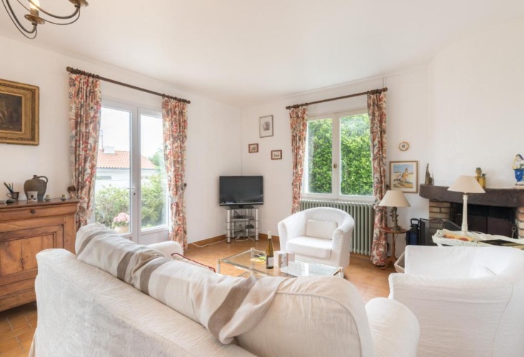 2 Bedrooms Cottage