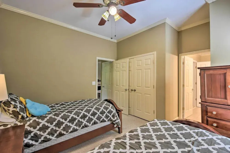 Big Canoe Retreat w/ Deck & Golf Course Views