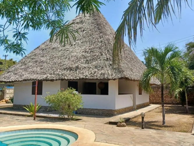 2 Bedrooms Cottage