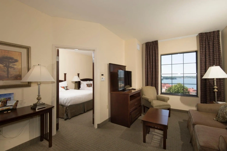 1 Bedroom Quadruple Suite