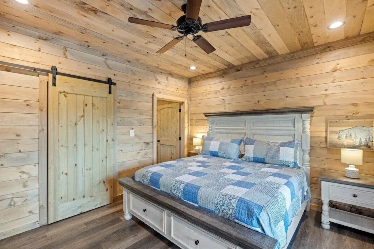 Red Sky Ridge 5 Bedroom Cabin by RedAwning