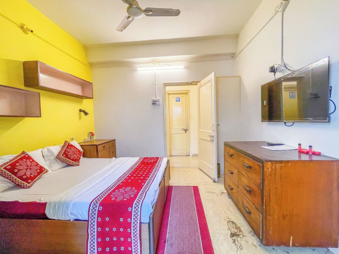 Hotel Thakur Galaxy, Sadar Market