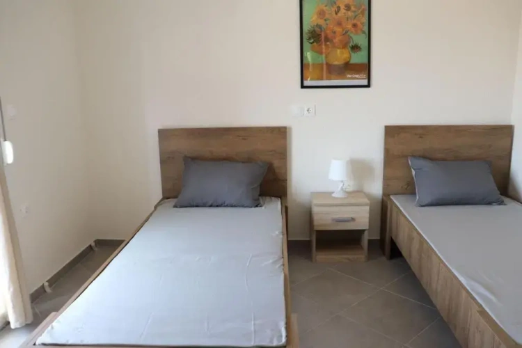 2 Bedrooms Cottage