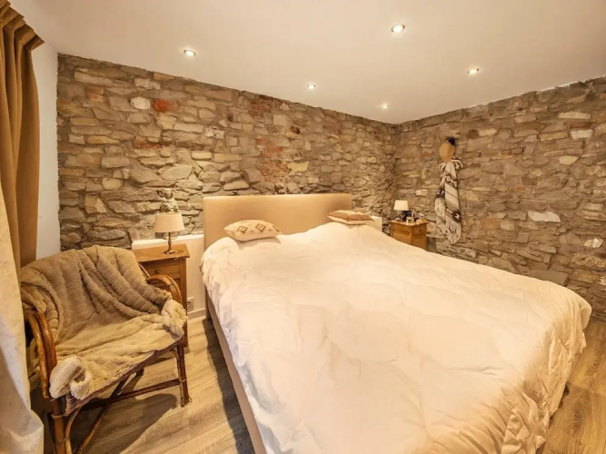 Stylish Stay Near Forest