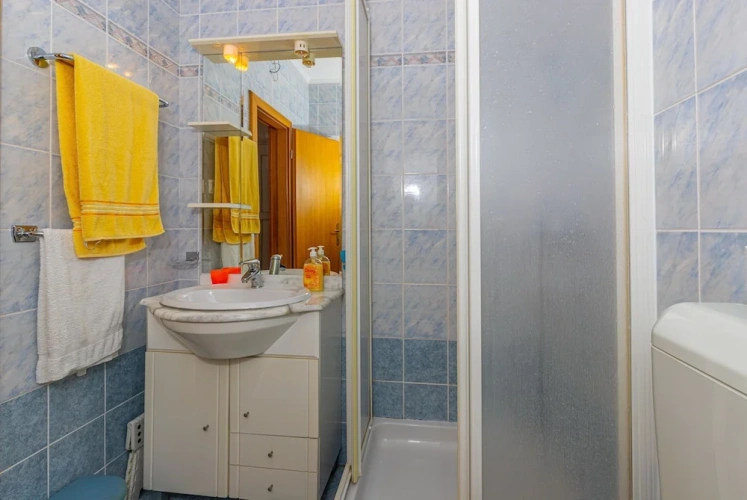 2 Bedrooms Apartment with sea view