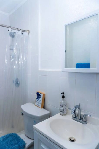 Beachside Bliss Cozy 2 BD Retreat Pompano Beach