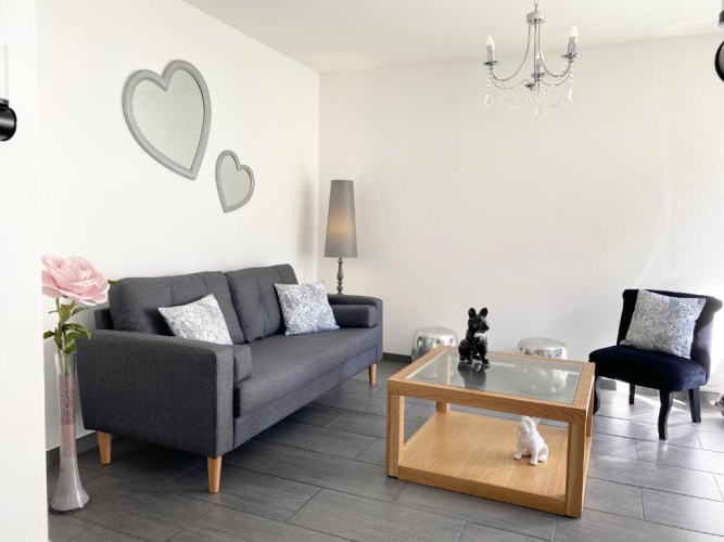 2 Bedrooms Cottage