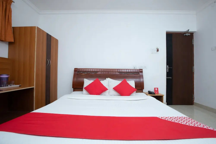 OYO 26947 The Lavish