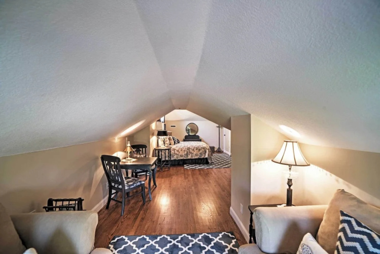 Spacious & Stunning Cleveland Getaway on 1 Acre