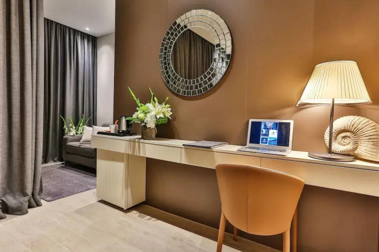 Avanti Hotel & Spa