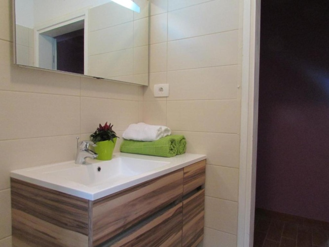 3 Bedrooms Apartment