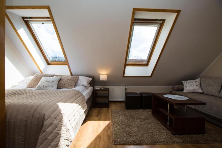 Standard Triple room