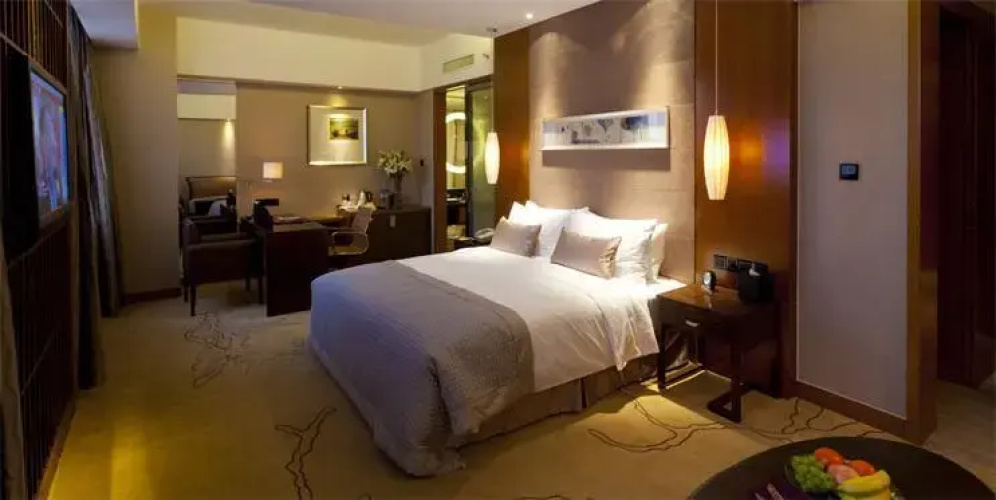 Qingdao Celebrity Hotel