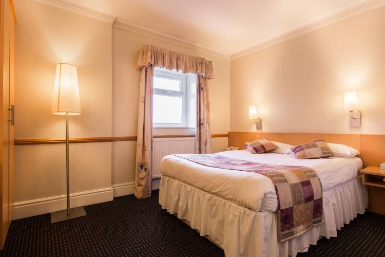 Carlton Hotel