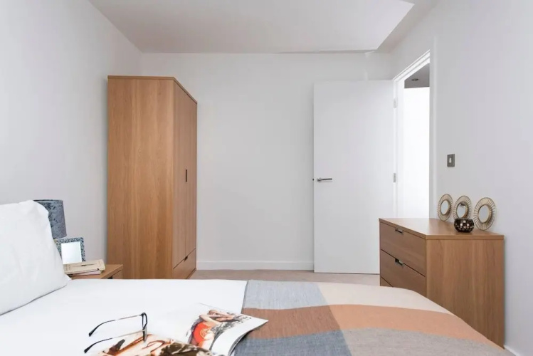 Contemporary and Stylish 1BR flat