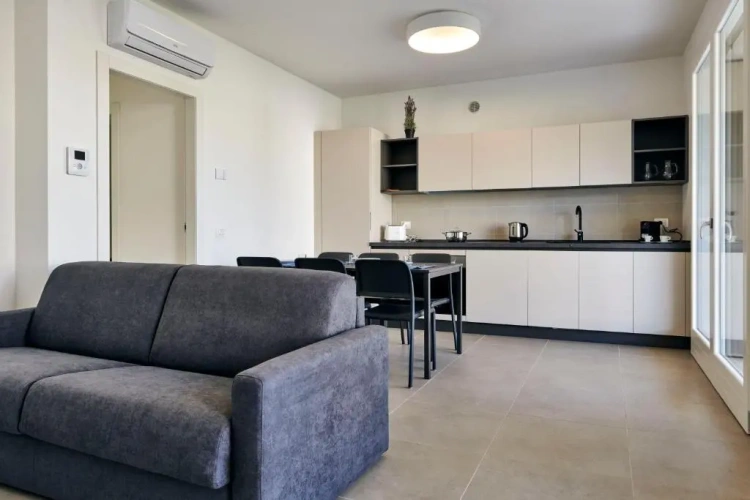 2 Bedrooms Apartment