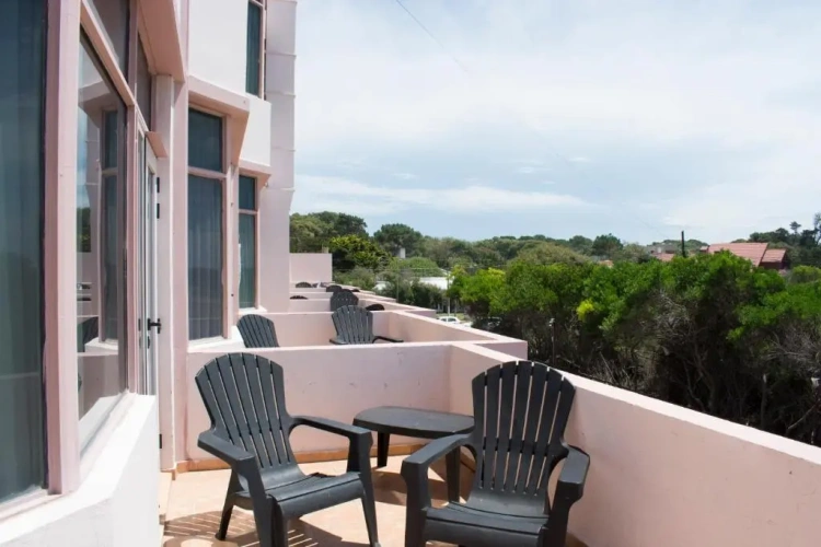Superior Triple room with balcony and with partial sea view