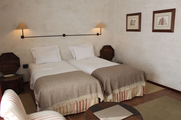 Classic Twin room with balcony