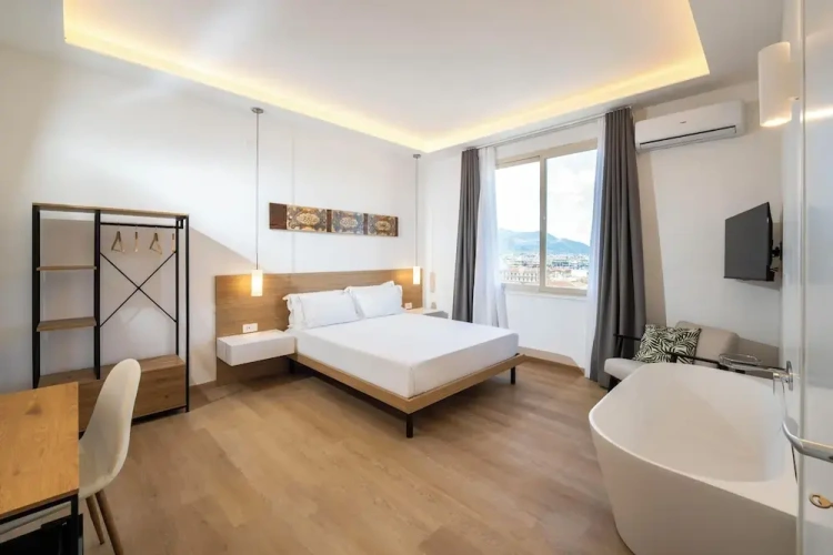 Luxury Suite