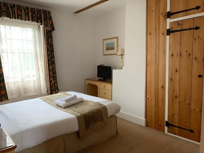 Warren Lodge Hotel