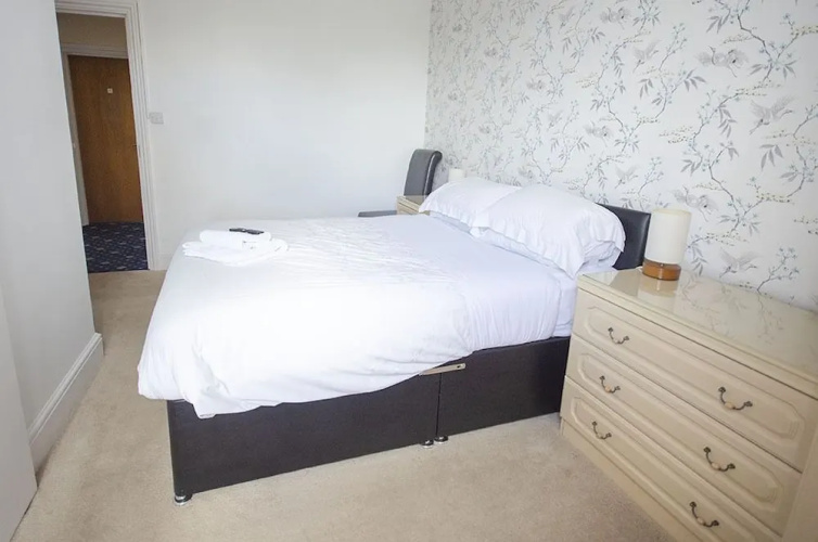 Headlands - Room Only Accommodation