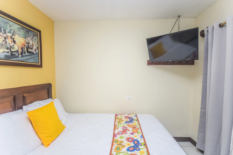 Berlor Airport Inn