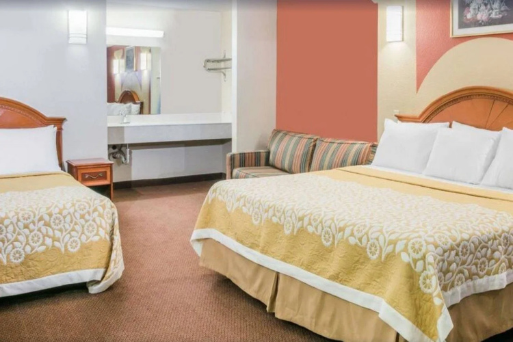 Days Inn Bastrop - 