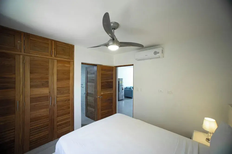 0048 Affordable Condo in the Beach