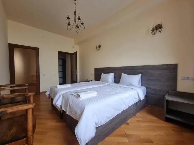 Vanatun Monastery Stay