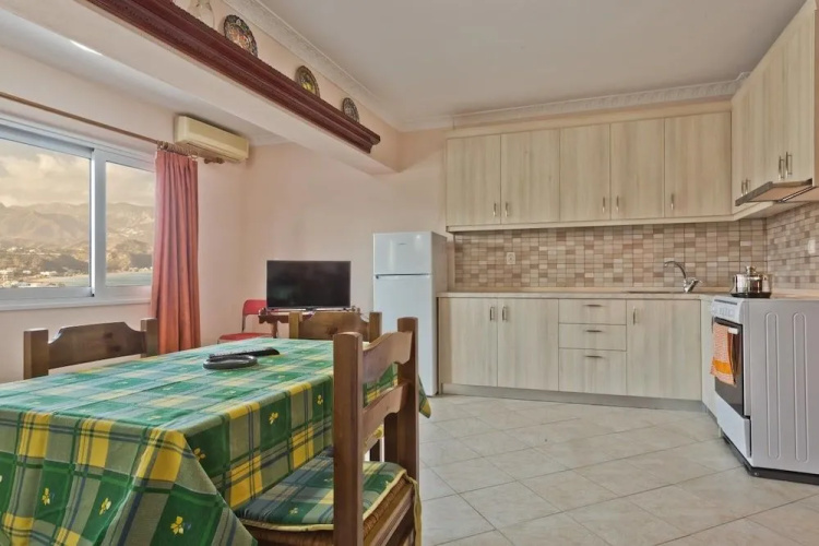 Fronis Apartment